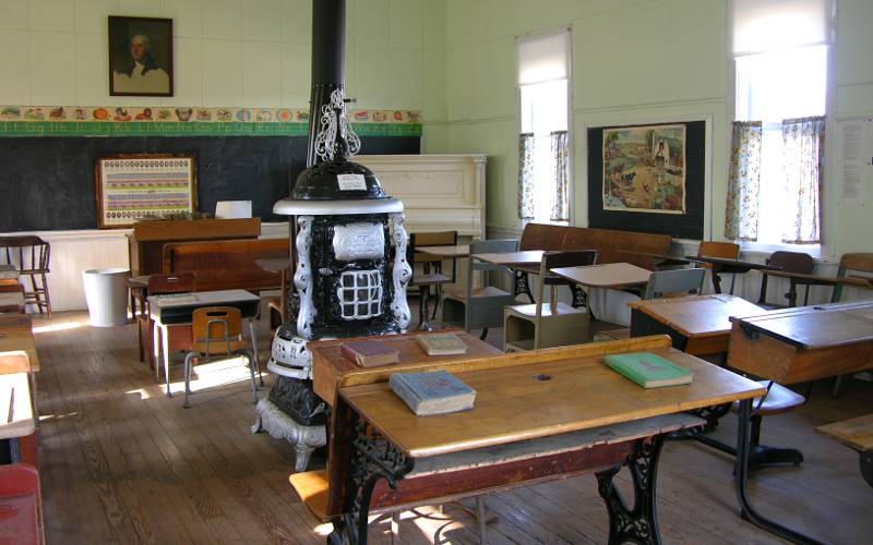 1881 one room schoolhouse