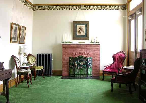 Brown Grand Theatre parlor