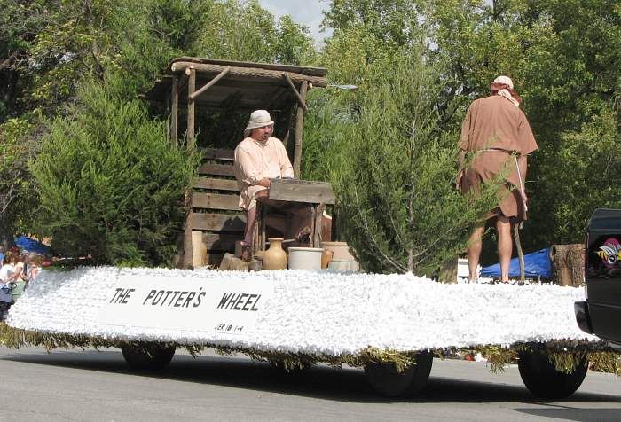 The Potter's Wheel float in Biblesta parade.