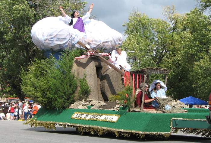 Life of Christ float in Biblesta parade