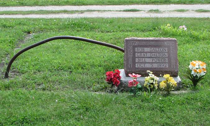 Bob Dalton, Grat Dalton and Bill Powers' grave