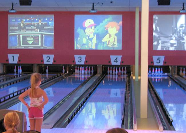 Pin-Up Bowl - retro bowling and many reto and modern mixed drinks