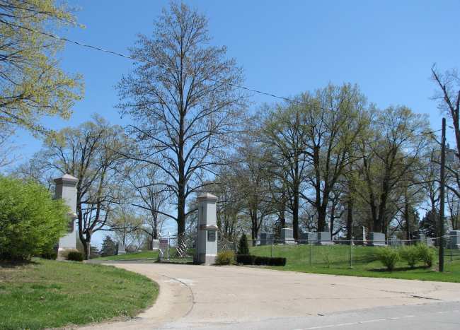 Mount Muncie Cemetery - Lansing, Kansas