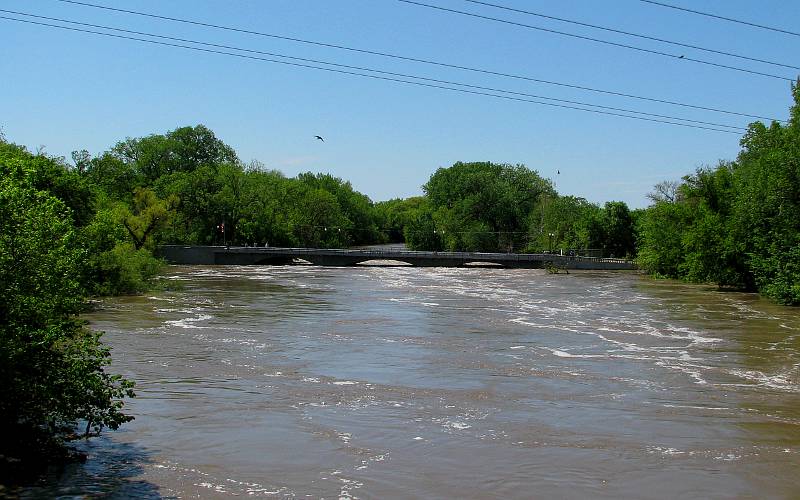 Cottonwood Fall Bridge in spring flood