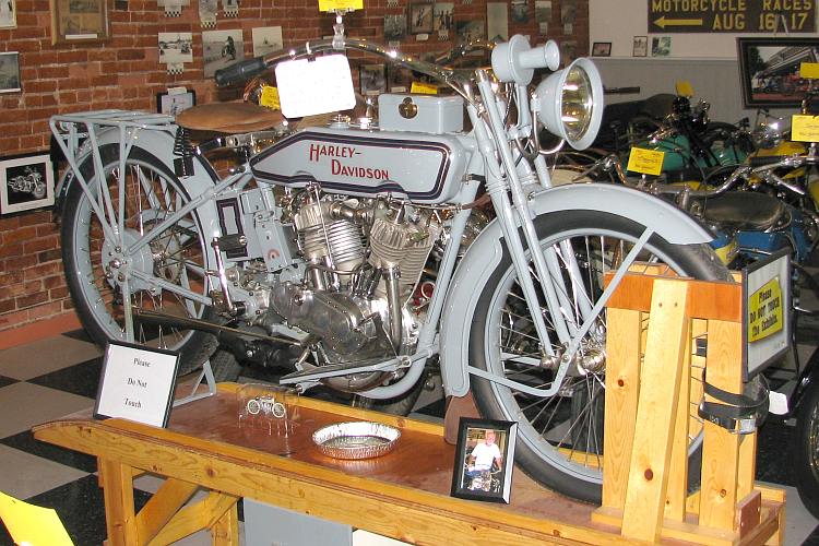 1916 Harley-Davidson model JE