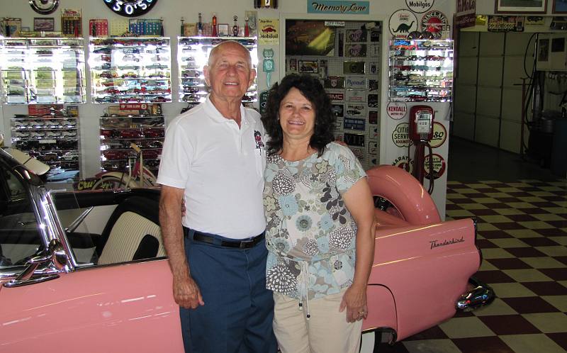 Scotty Bitner, Phyllis Bitner