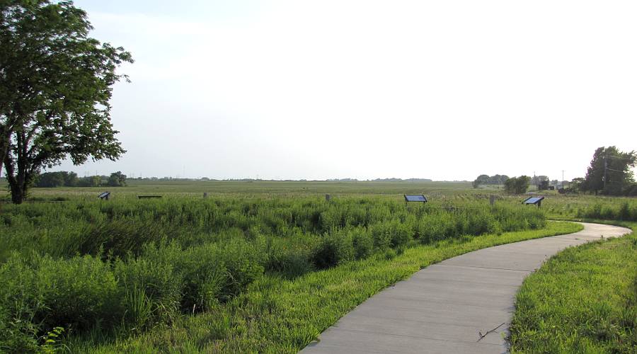 Nature walk in Gardner Junction Park - Kansas