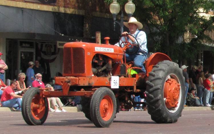 1930's W-D Allis Chalmers Tractor - Russell Kansas