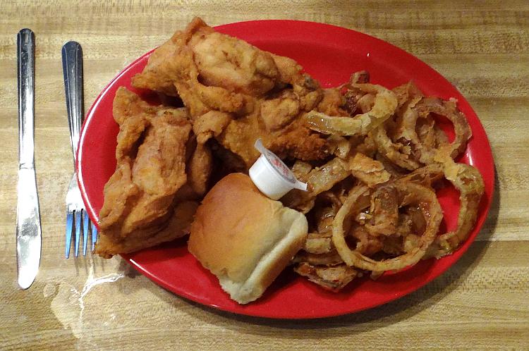 fried chicken at the Nu Grille in Fort Scott