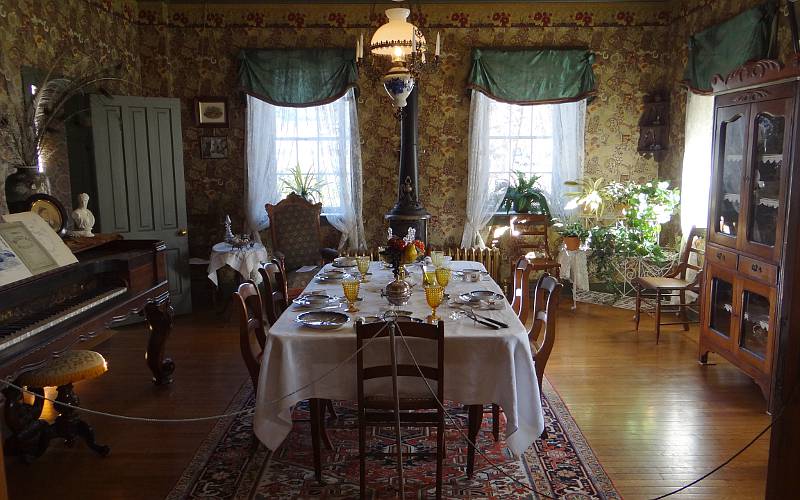 dining room at Wolf House Museum