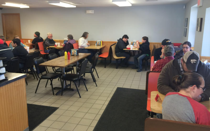 Diining room at Benny's Burgers and Shakes - Cheney, Kansas