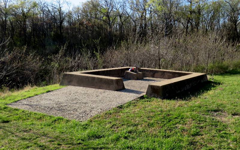 Marais des Cygnes Massacre Memorial - Plesenton, Kansas