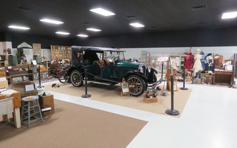 Nain gallery of the Osage Mission - Neosho County Museum