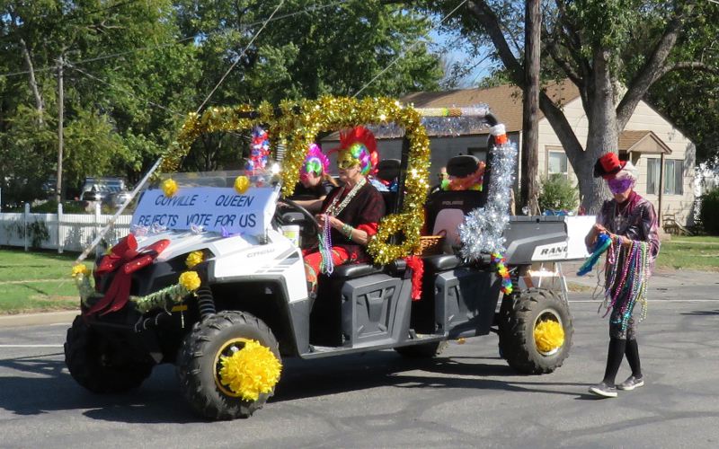 Clowns in the Fredonia Homecoming Parade