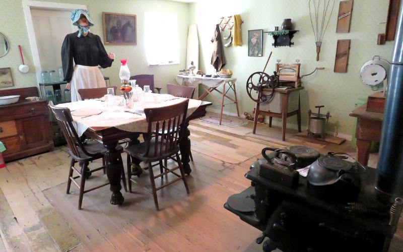 Kitchen at Mueller-Schmidt House