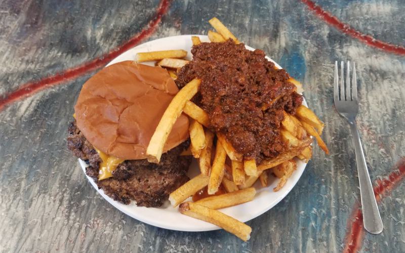 Double cheeseburger with chili fries - Bob's Grill