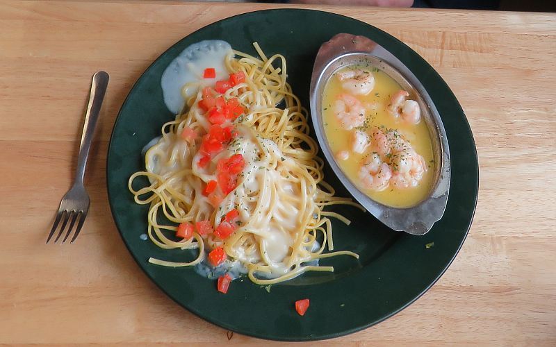 Shrimp alfredo at the Cafe in Winona