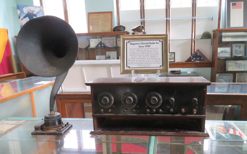 Magnavox Chrystal Radio Set
