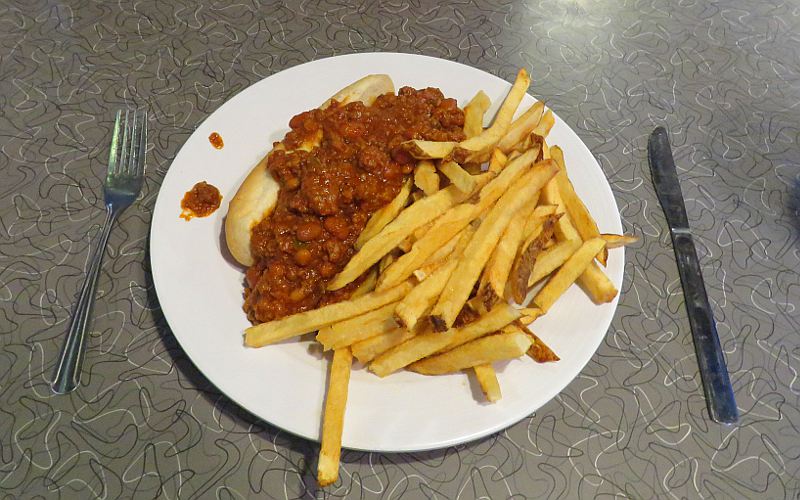 Nu Grille chili dog