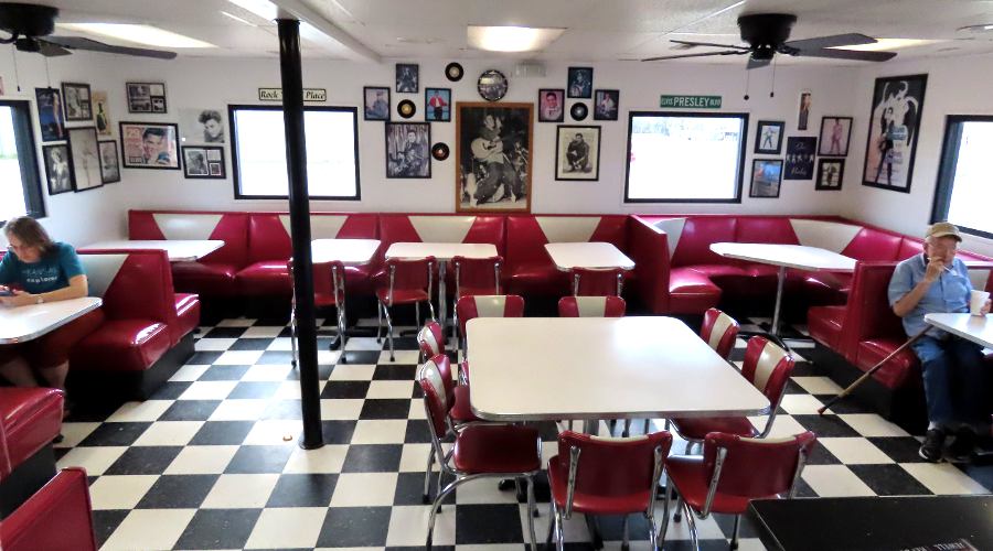 Jiffy Burger dining room - Smith Center, Kansas