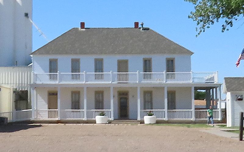 Hotel Edwards