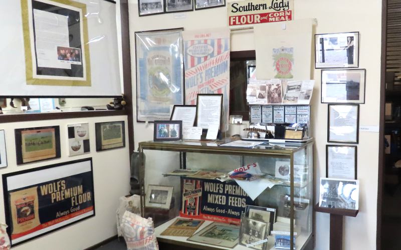 Wolf's Flour and Feeds - Ellinwood, Kansas