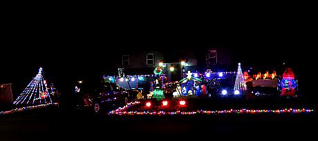 Montclaire Drive Christmas - Olathe, Kansas