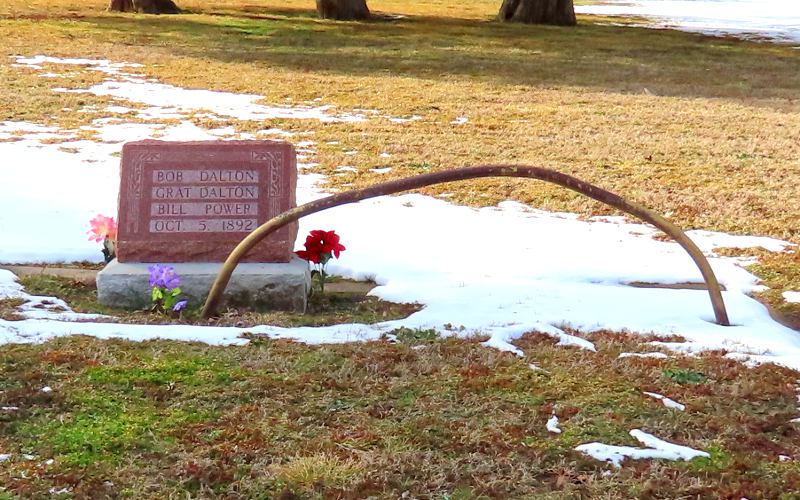 Bob Dalton, Grat Dalton and Bill Powers' grave