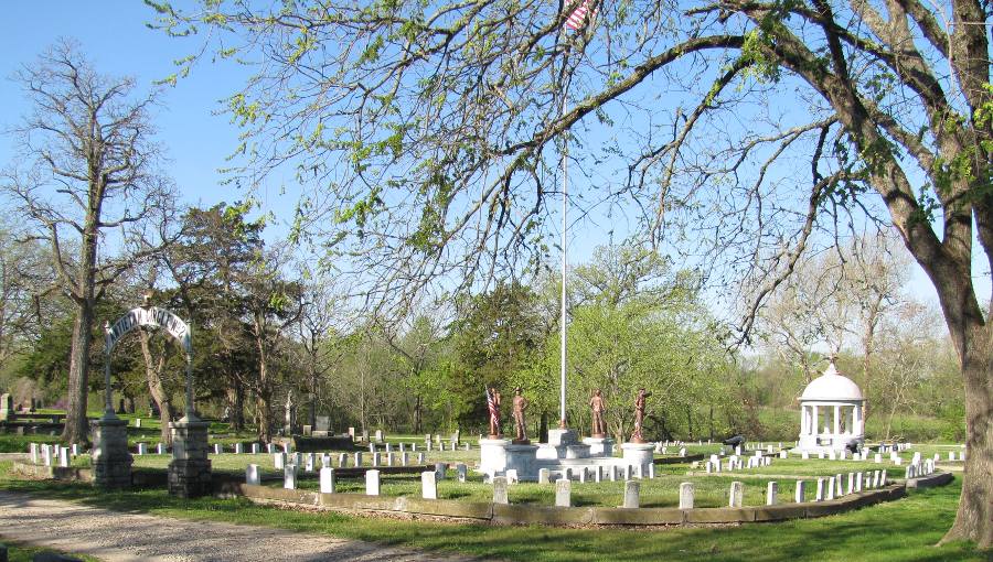 Oakwood Cemetery