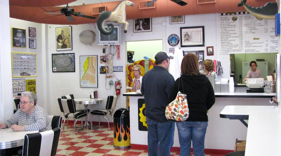 Sack 5 Avenue counter and dining room