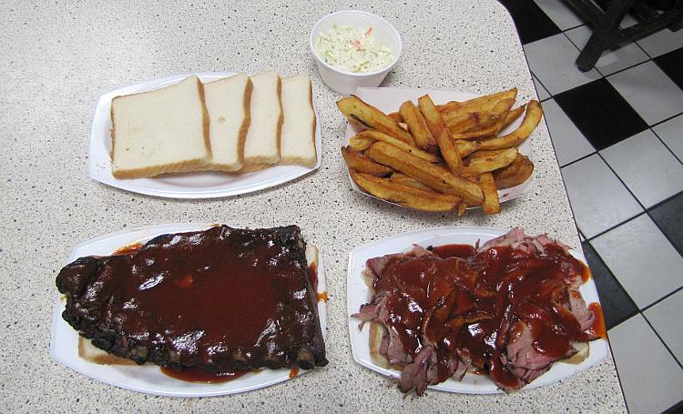 Mixed Plate at LC's Bar-B-Q