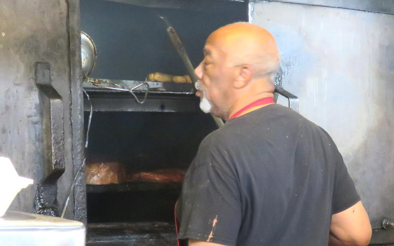 Big T's Bar-B-Q smoker