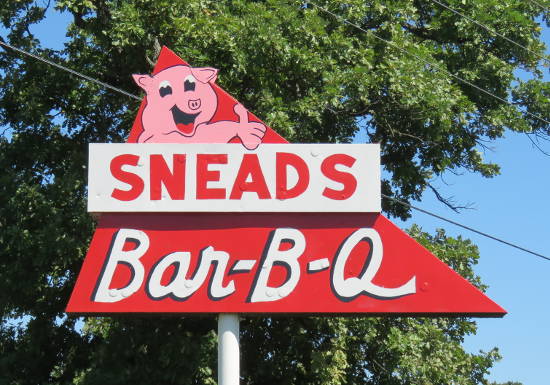 Snead's Bar-B-Q - Belton, Missouri