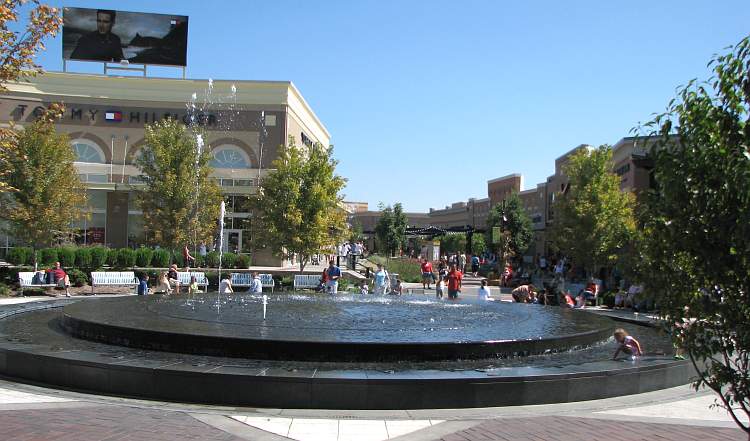 Fountain at Legends at Village West - Kansas City, Kansas