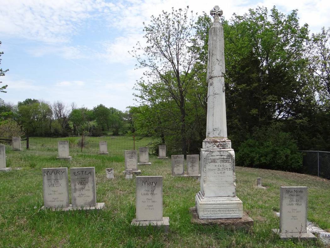 Louis Vieux Family Cemetery - Belvue, Kansas