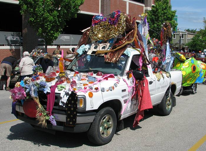 Art pickup truck in Art Tougeau parade