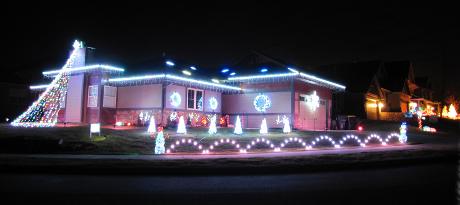 Zachary Stoltenberg's animated Christmas display