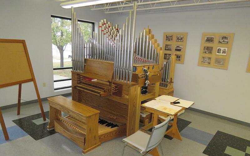 Small pipe organ