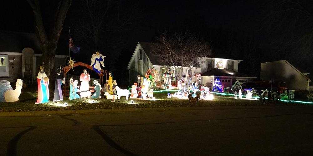 John Vielhauer Christmas Display - Shawnee, Kansas