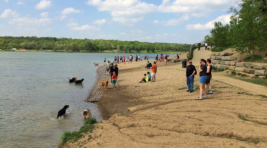 Shawnee Mission Lake dog park