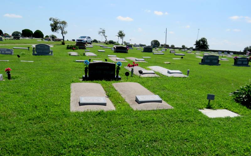 Leona and Rolla Payne graves - Winfield, Kansas