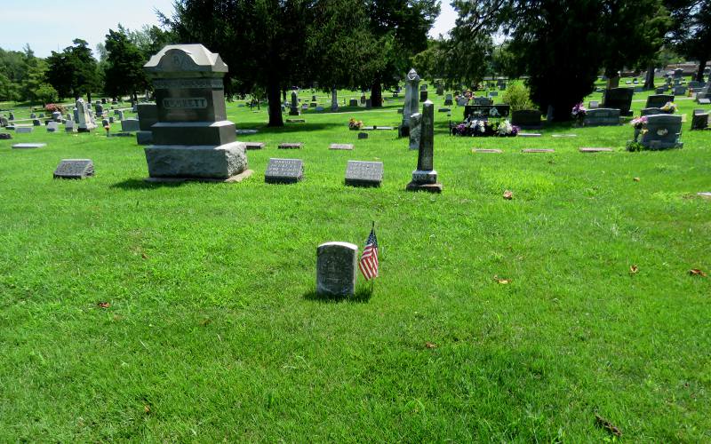 Robert Wolfley and Ada Abbott graves - Olathe, Kansas