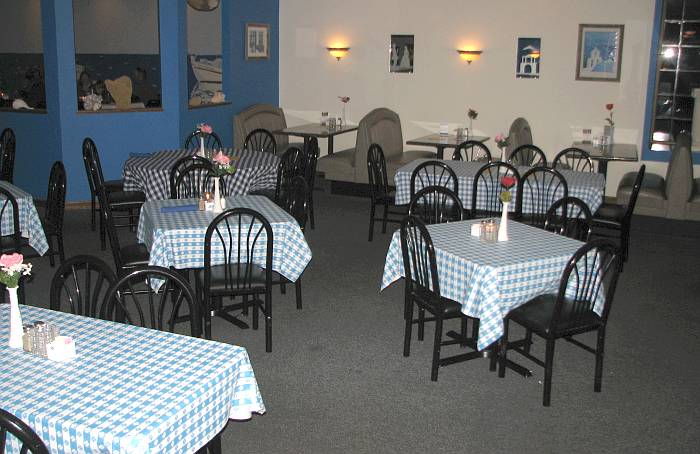 Ari's Greek Restaurant dining room