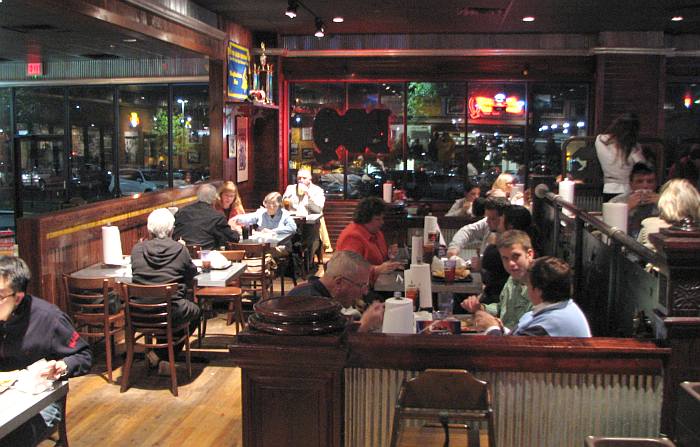 Joe's Kansas City Bar-B-Que dining room