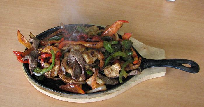 fajitas mixtas res, pollo & camaron