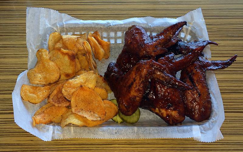 BBQ chicken wings with house made potato chips