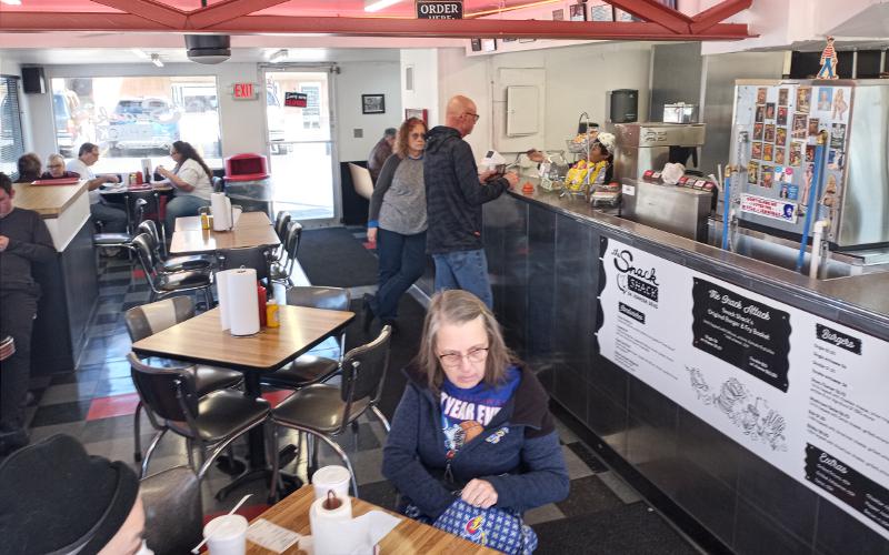 Snack Shack dinning room - Mission, Kansas