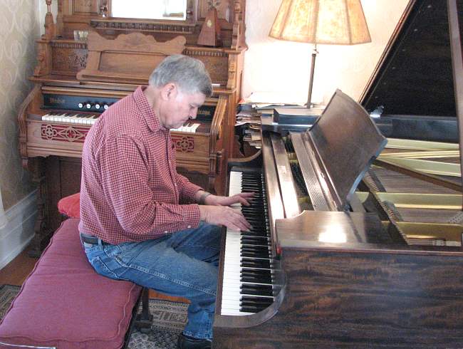 Terry Tietjens at the Steinway Grand piano