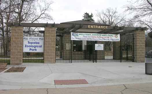 enterance to Topeka Zoological Park