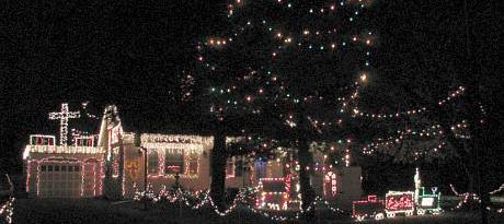 Staniec Holiday Light Display - Topeka, Kansas
